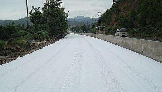 如何用撸撸片在线修补旧沥青路面